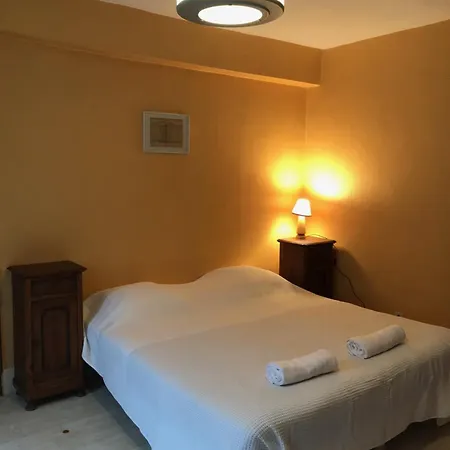 Maison Des Templiers * Люс-Сен-Совёр
